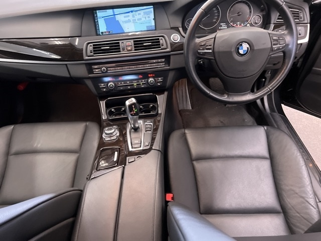 BMW 5 SERIES 2011