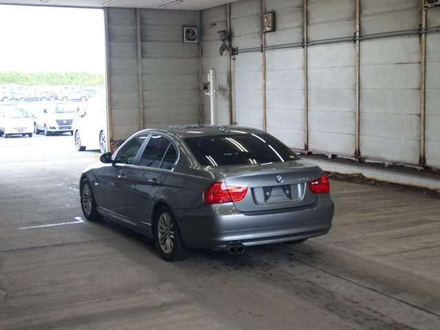 BMW 3 SERIES 2010
