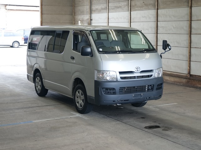 TOYOTA HIACE VAN 2005