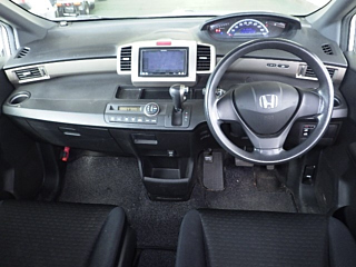 HONDA FREED 2010