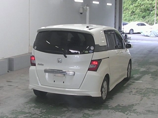 HONDA FREED 2010