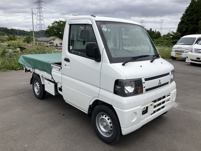 MITSUBISHI MINICAB TRUCK 2011