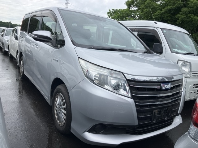 TOYOTA NOAH 2014