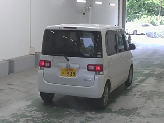 DAIHATSU TANTO 2010