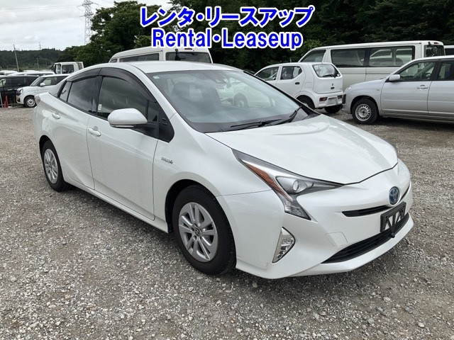 TOYOTA PRIUS 2016