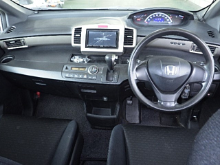HONDA FREED 2011