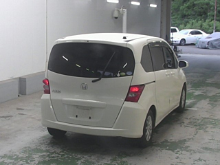 HONDA FREED 2010