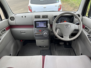 TOYOTA PIXIS SPACE 2012
