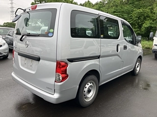 NISSAN NV200 2020