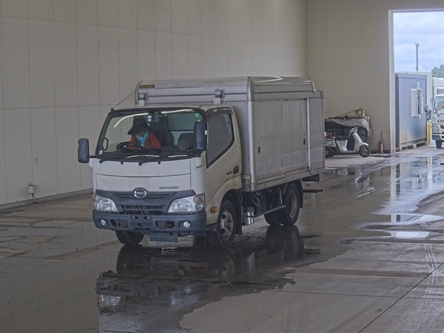 HINO DUTRO 2015