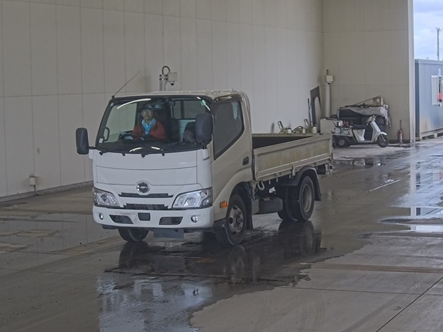 HINO DUTRO 2020