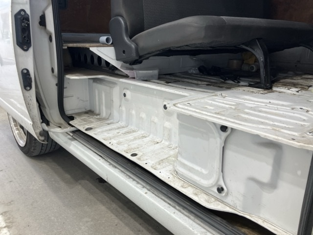 NISSAN CARAVAN VAN 2012