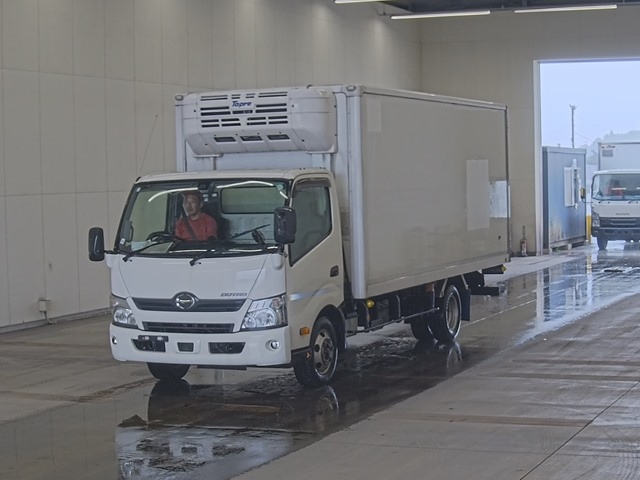 HINO DUTRO 2017