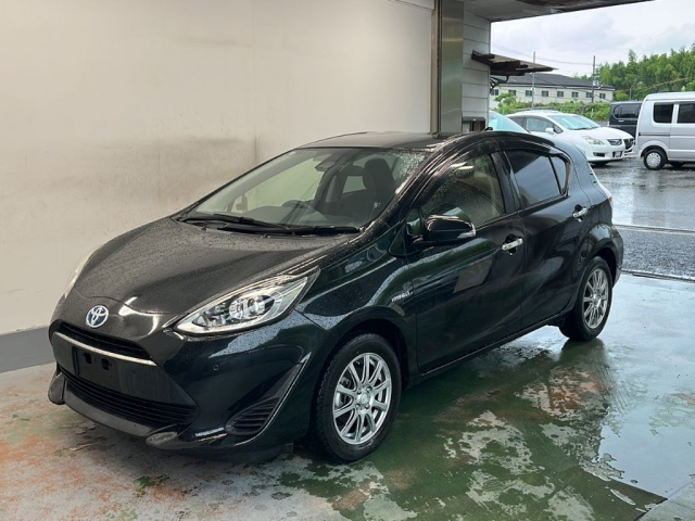TOYOTA AQUA 2018