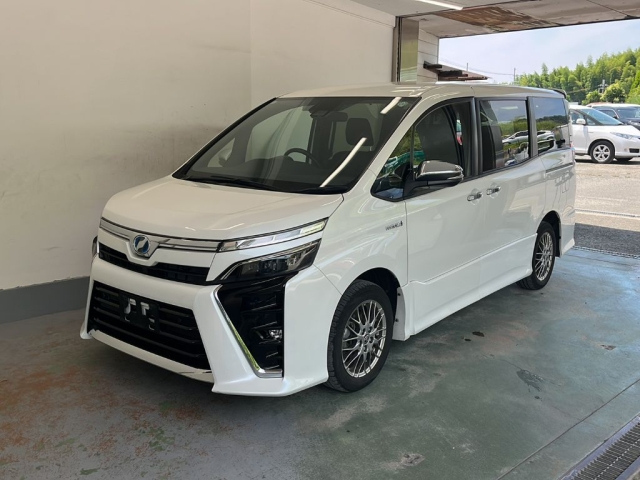 TOYOTA VOXY 2019