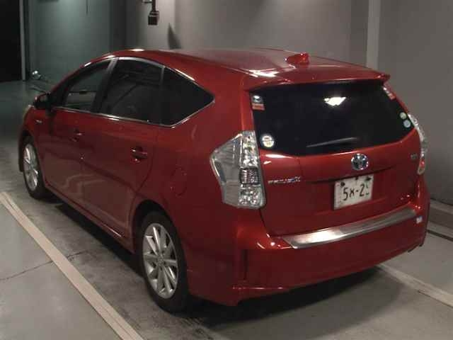 TOYOTA PRIUS ALPHA 2013