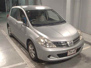 NISSAN TIIDA 2011