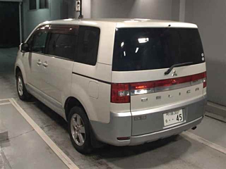 MITSUBISHI DELICA D5 2009