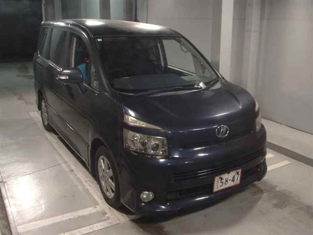 TOYOTA VOXY 2008