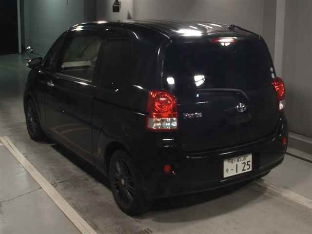 TOYOTA PORTE 2014