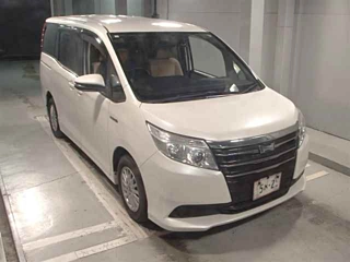 TOYOTA NOAH 2014