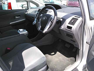 TOYOTA PRIUS ALPHA 2014
