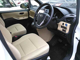 TOYOTA NOAH 2014