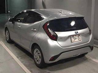 Заказать TOYOTA AQUA
