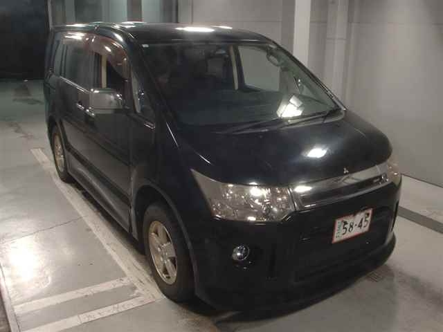 MITSUBISHI DELICA D5 2010
