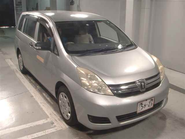 TOYOTA ISIS 2012