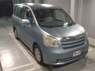 TOYOTA NOAH 2009