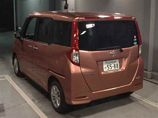 TOYOTA ROOMY 2017