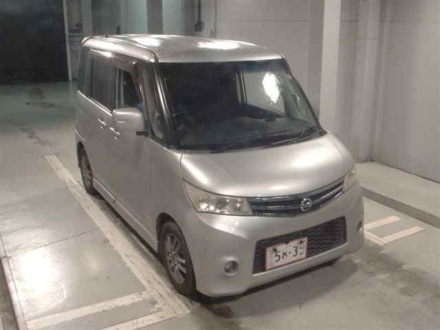 NISSAN ROOX 2010
