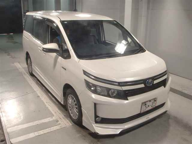 TOYOTA VOXY 2015