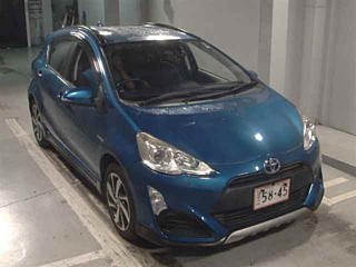 TOYOTA AQUA 2016