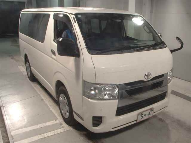 TOYOTA HIACE VAN 2020