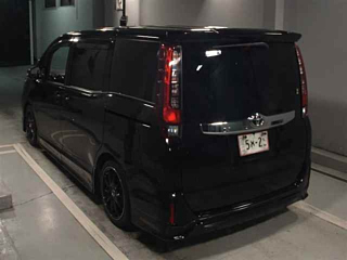 TOYOTA NOAH 2016