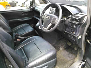 TOYOTA NOAH 2016