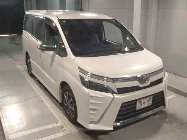 TOYOTA VOXY 2018
