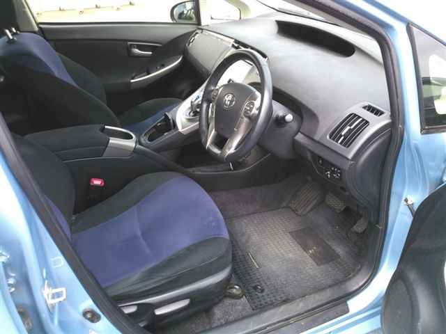 TOYOTA PRIUS PHV 2013