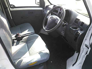 DAIHATSU HIJET VAN 2011