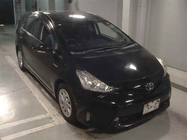 TOYOTA PRIUS ALPHA 2015