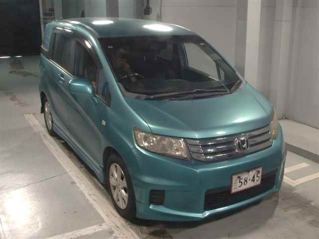 HONDA FREED 2010