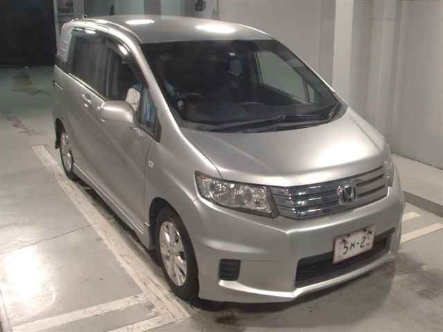 HONDA FREED 2010