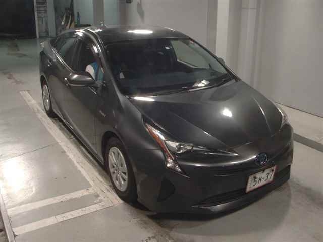 TOYOTA PRIUS 2016