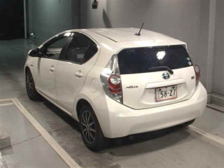TOYOTA AQUA 2013
