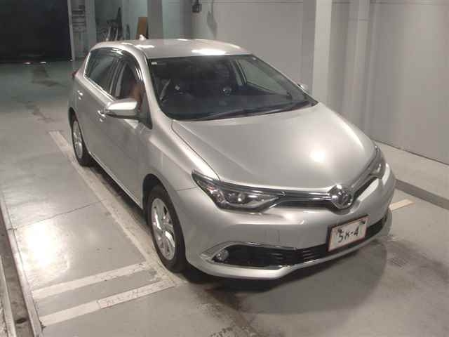 TOYOTA AURIS 2015