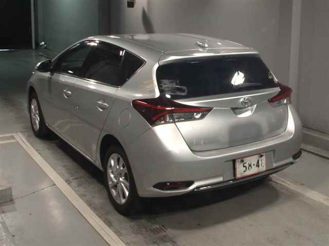TOYOTA AURIS 2015
