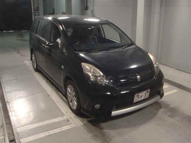 TOYOTA ISIS 2014