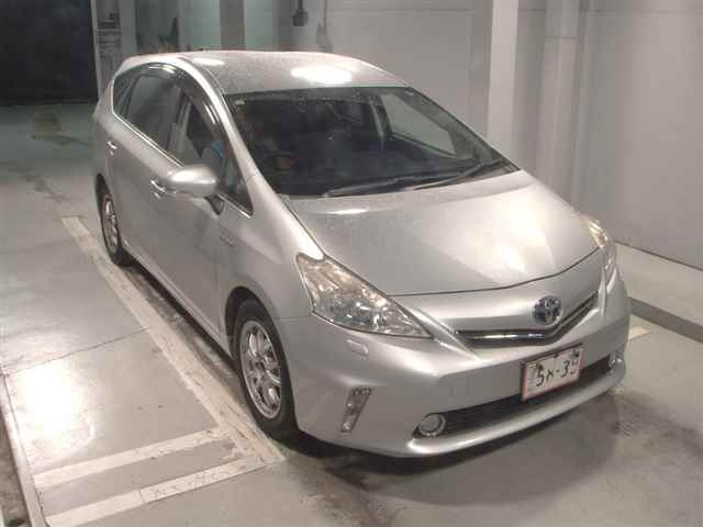 TOYOTA PRIUS ALPHA 2011